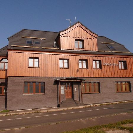 Apartman Eskadra 02 Horni Mala Upa Exterior photo
