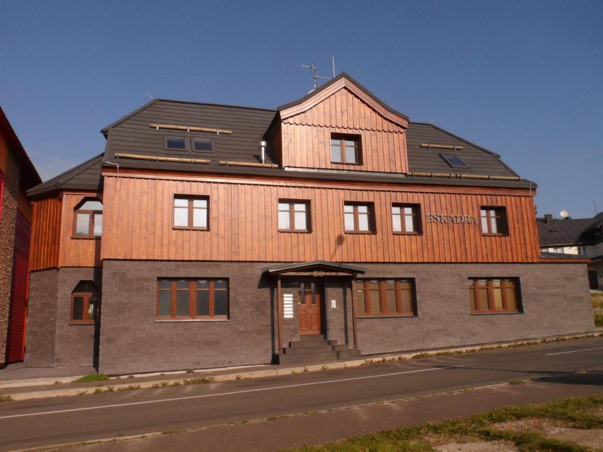 Apartman Eskadra 02 Horni Mala Upa Exterior photo